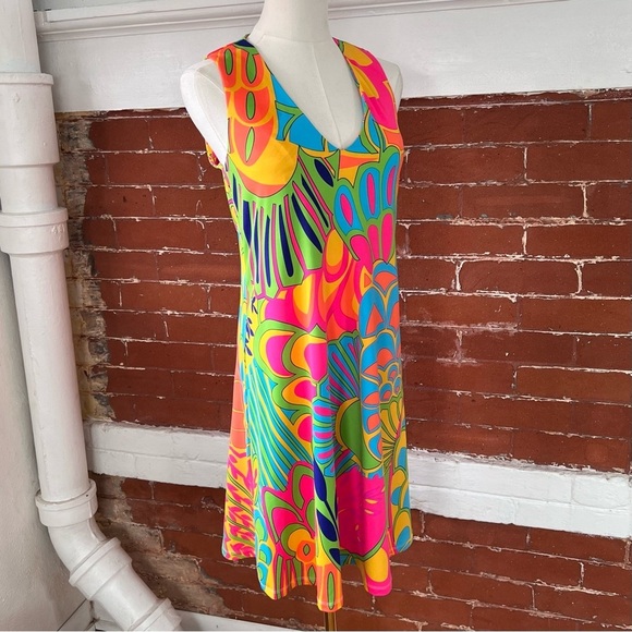 Julie Brown NYC Livie Dress Pink Tropicana Retro Shift Dress Bright Floral - Picture 7 of 13